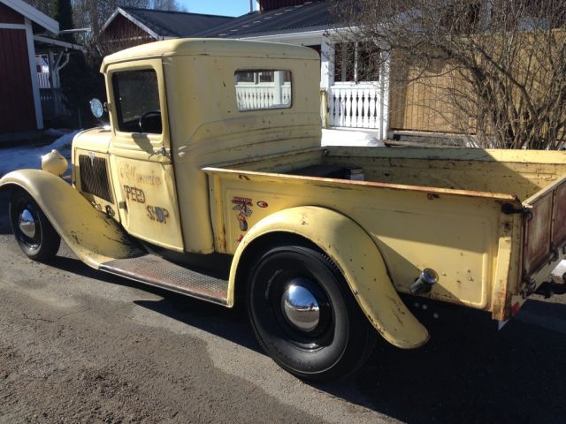 667490-2 Ford 1934 "hotrod" pickup V8 (ENJ 315)