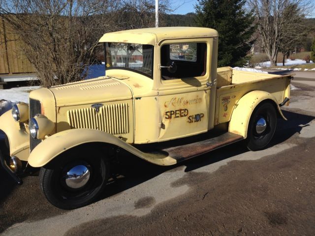 667490-1 Ford 1934 "hotrod" pickup V8 (ENJ 315)