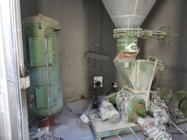 607245-4 Silo 100 m3 with fludging bottom