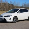 667503-3 Toyota Auris Hybrid 1.8 HSD -14 (Aut, 10960 Miles, SoV tires)