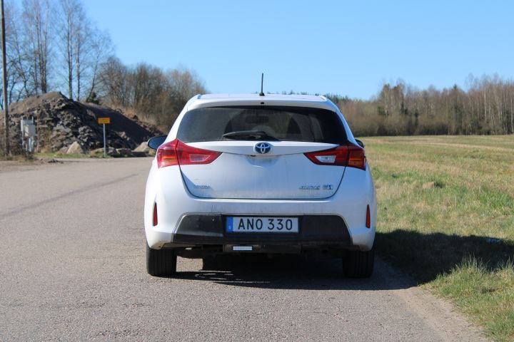 667503-6 Toyota Auris Hybrid 1.8 HSD -14 (Aut, 10960 Miles, SoV tires)