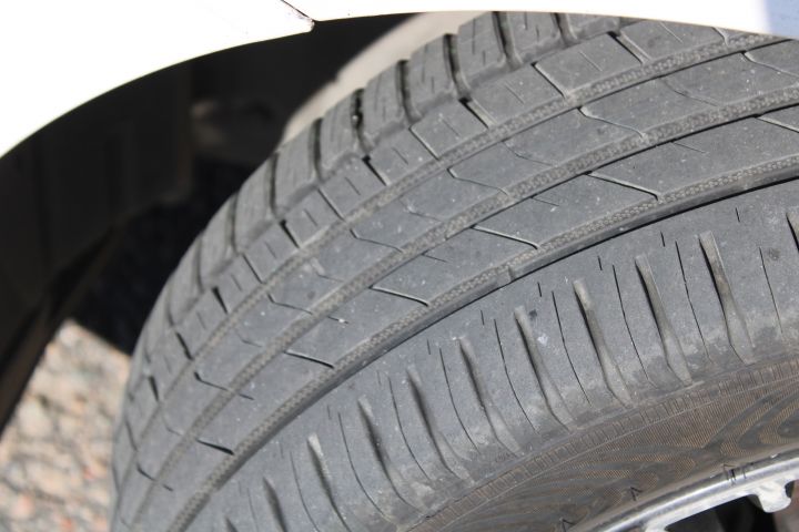 667503-10 Toyota Auris Hybrid 1.8 HSD -14 (Aut, 10960 Miles, SoV tires)