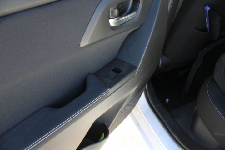 667503-23 Toyota Auris Hybrid 1.8 HSD -14 (Aut, 10960 Miles, SoV tires)