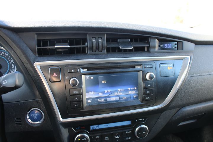 667503-27 Toyota Auris Hybrid 1.8 HSD -14 (Aut, 10960 Miles, SoV tires)