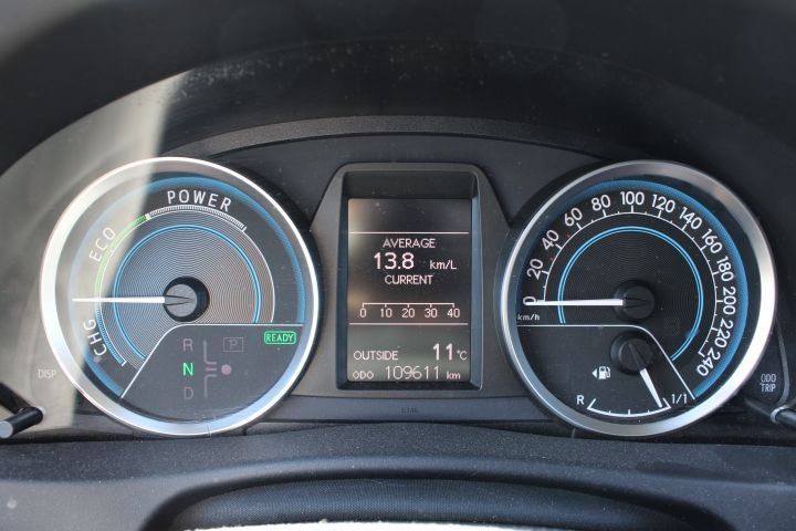 667503-29 Toyota Auris Hybrid 1.8 HSD -14 (Aut, 10960 Miles, SoV tires)