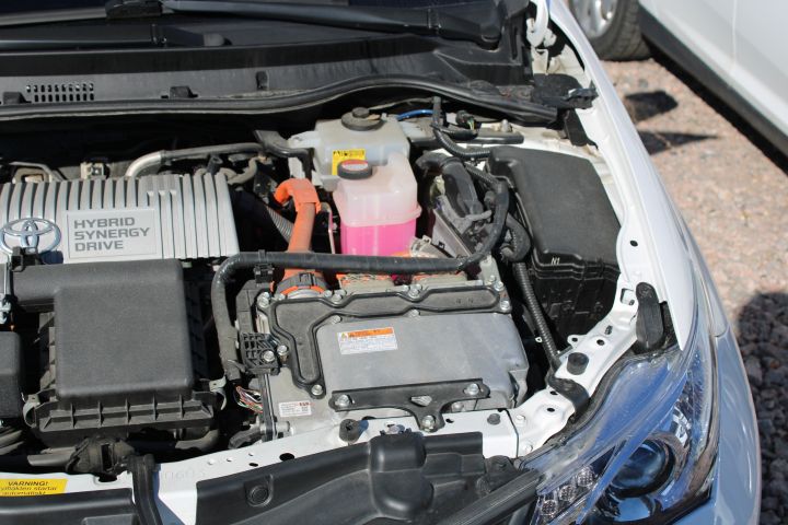 667503-33 Toyota Auris Hybrid 1.8 HSD -14 (Aut, 10960 Miles, SoV tires)