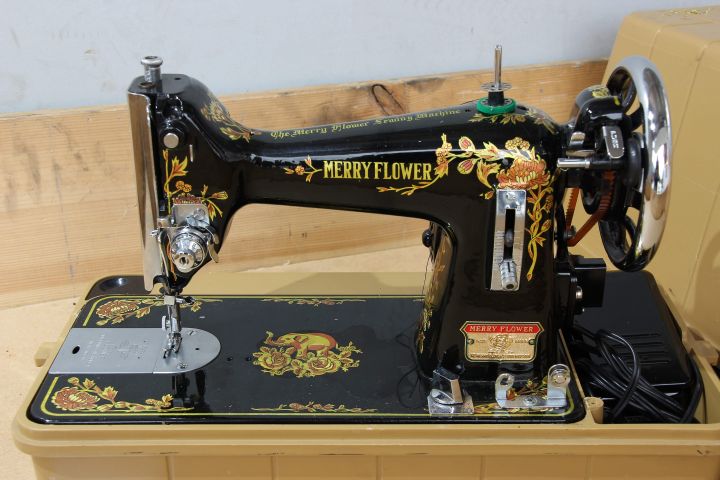 594452-2 Merry Flower sewing machine
