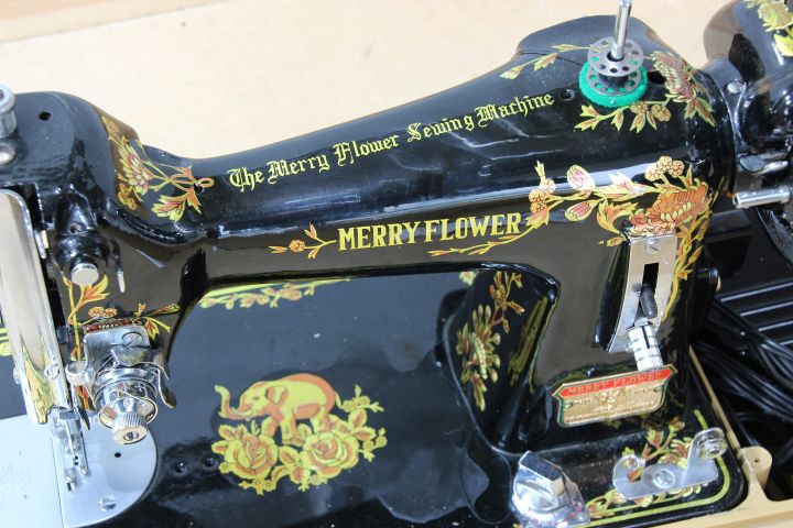 594452-8 Merry Flower sewing machine