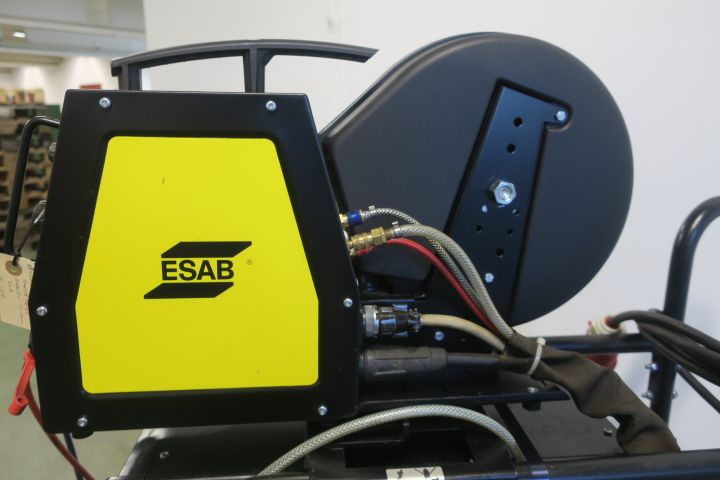 640585-4 Mig welding machine Esab Mig 3001i