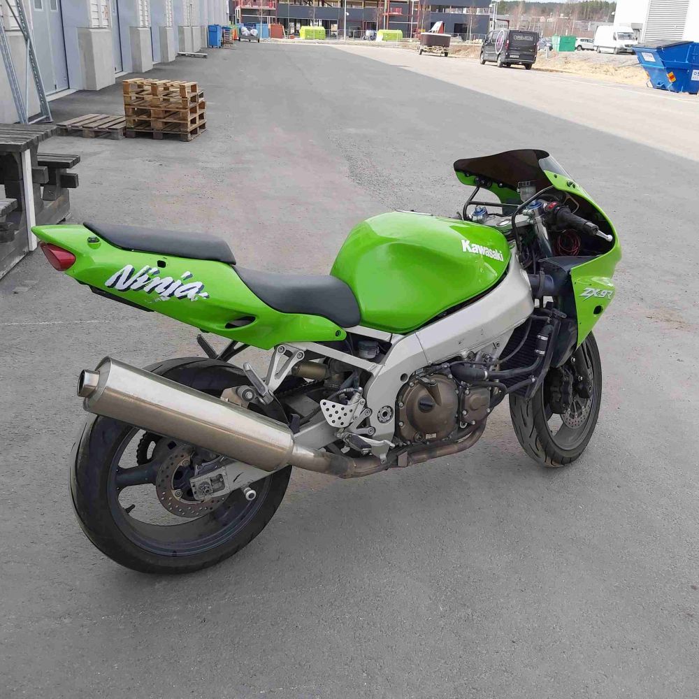Motorcycle Kawazaki Ninja ZX9R | PS Auction