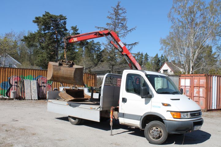 667834-2 Crane truck IVECO 35C12 2004 - RXN451