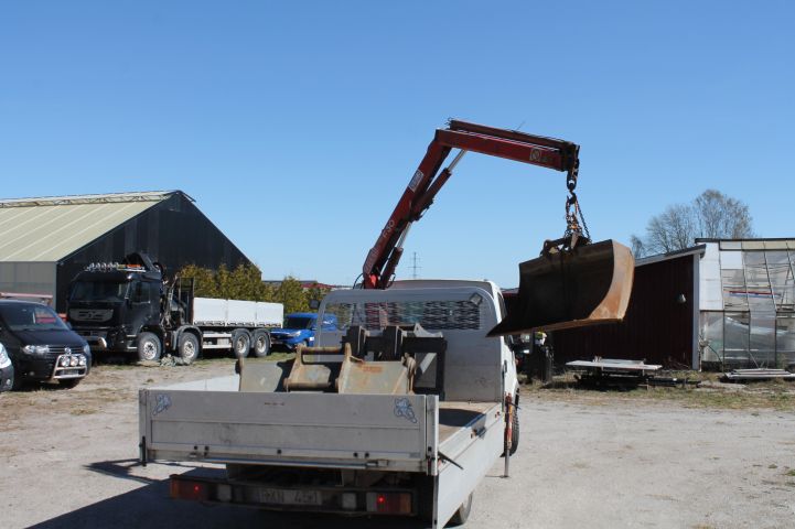 667834-1 Crane truck IVECO 35C12 2004 - RXN451