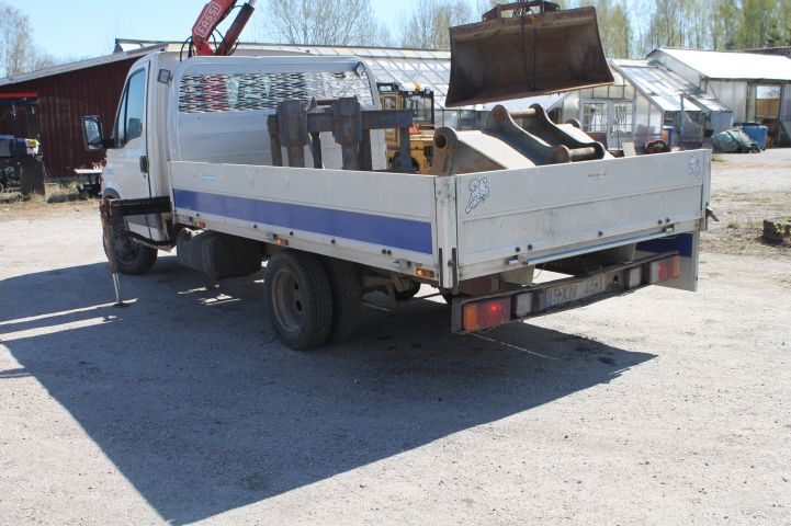 667834-5 Crane truck IVECO 35C12 2004 - RXN451