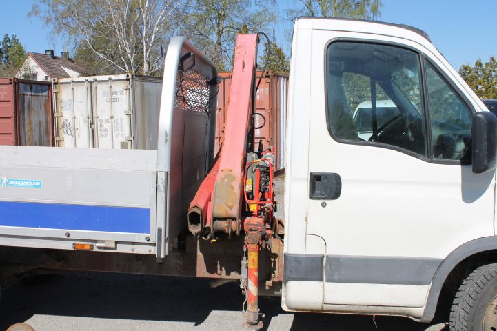 667834-19 Crane truck IVECO 35C12 2004 - RXN451