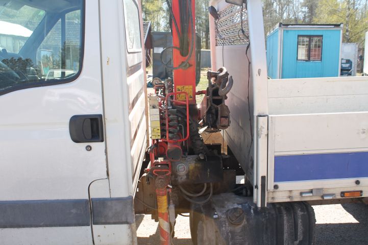 667834-25 Crane truck IVECO 35C12 2004 - RXN451
