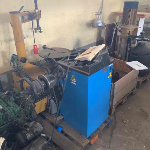 654742-1 Tire balancing machine Ravaglioli G1.111N