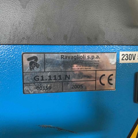 654742-3 Tire balancing machine Ravaglioli G1.111N