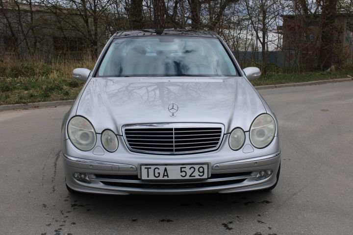 667990-3 Mercedes-Benz E500 5G-Tronic -03 193545km Reg.no: TGA529