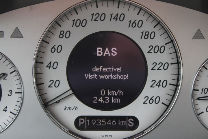 667990-41 Mercedes-Benz E500 5G-Tronic -03 193545km Reg.no: TGA529