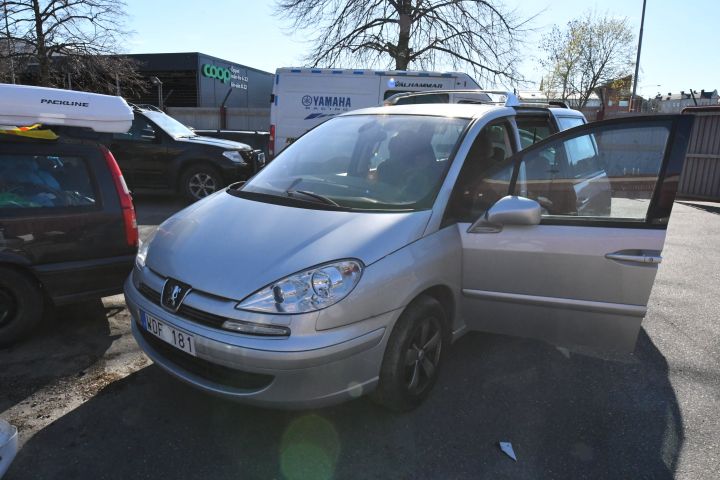 339438-1 PEUGEOT 807 ST 2.2 HDI P