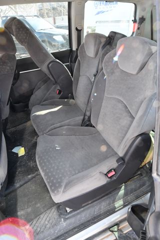 339438-4 PEUGEOT 807 ST 2.2 HDI P