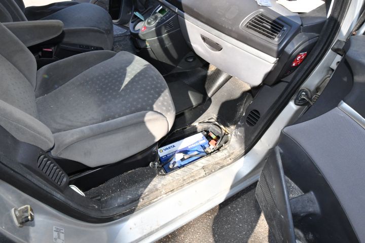 339438-6 PEUGEOT 807 ST 2.2 HDI P