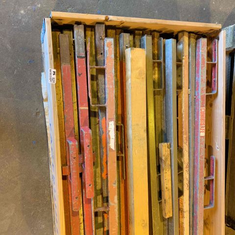 647912-2 Security railing construction