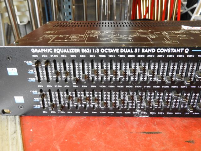 668242-3 Samson Graphic Equalizer E62