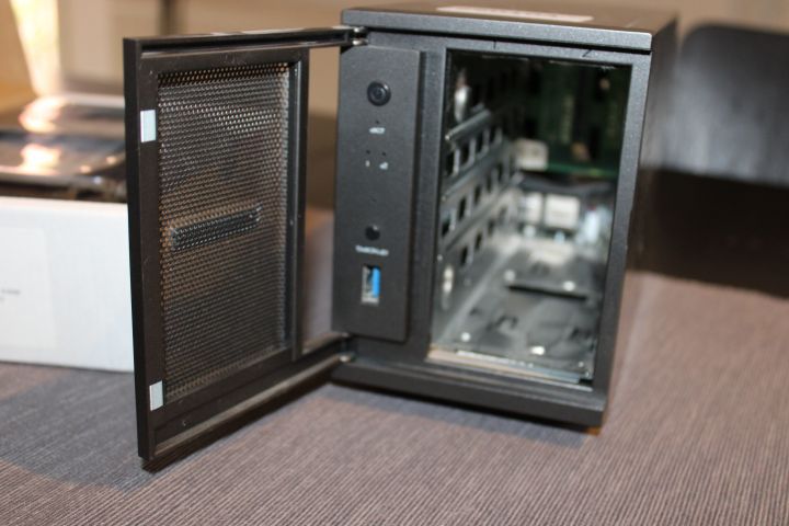 660104-5 Netgear RNDU2000 with new 2tb hard drive