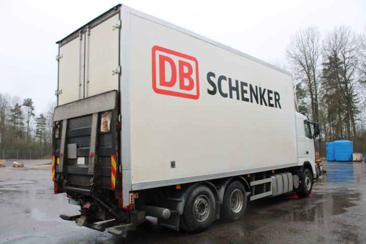 645656-4 Van with rear lift lift Volvo FH-400 6X2 -2007 (1467299km)