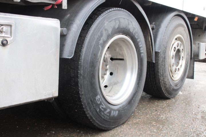 645656-13 Van with rear lift lift Volvo FH-400 6X2 -2007 (1467299km)