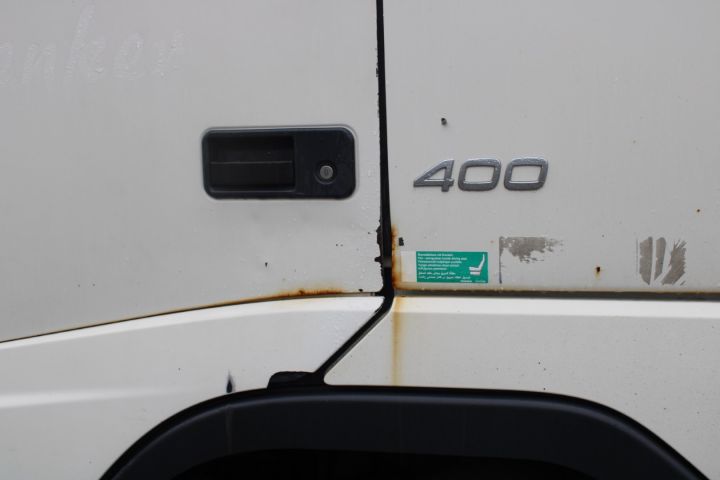 645656-17 Van with rear lift lift Volvo FH-400 6X2 -2007 (1467299km)