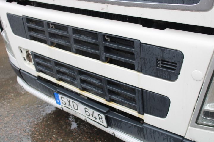 645656-18 Van with rear lift lift Volvo FH-400 6X2 -2007 (1467299km)