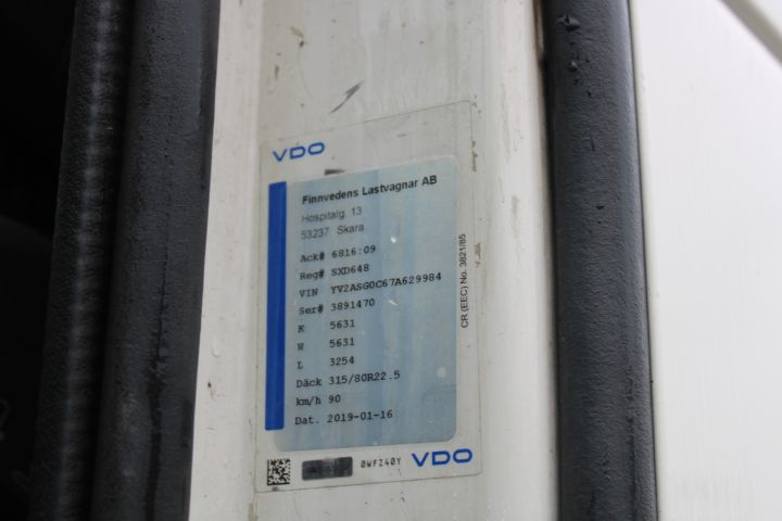 645656-37 Van with rear lift lift Volvo FH-400 6X2 -2007 (1467299km)