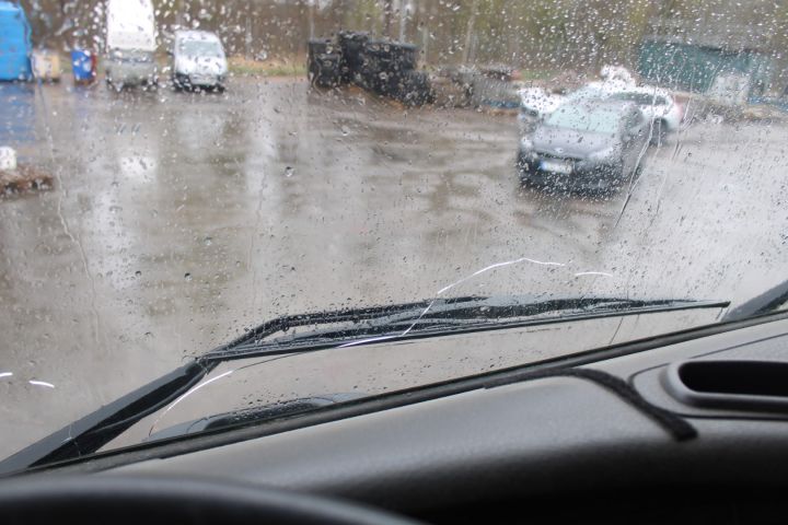 645656-47 Van with rear lift lift Volvo FH-400 6X2 -2007 (1467299km)