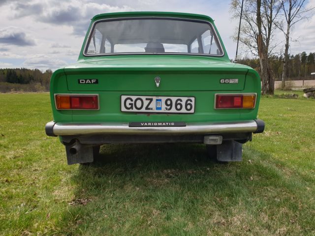 668957-8 Daf 66 Super Luxe 1973 6700 miles (GOZ 966)