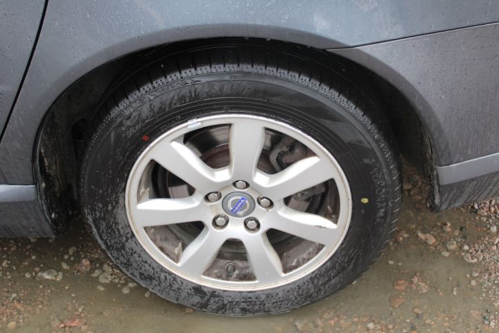 645647-8 Volvo V70 1.6D DRIVe Kinetic -2011 (109hk, 333180km)
