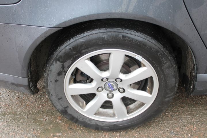 645647-12 Volvo V70 1.6D DRIVe Kinetic -2011 (109hk, 333180km)