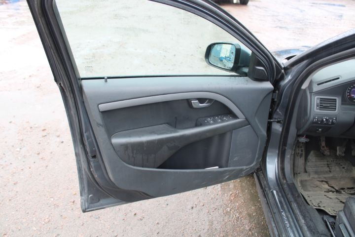 645647-14 Volvo V70 1.6D DRIVe Kinetic -2011 (109hk, 333180km)