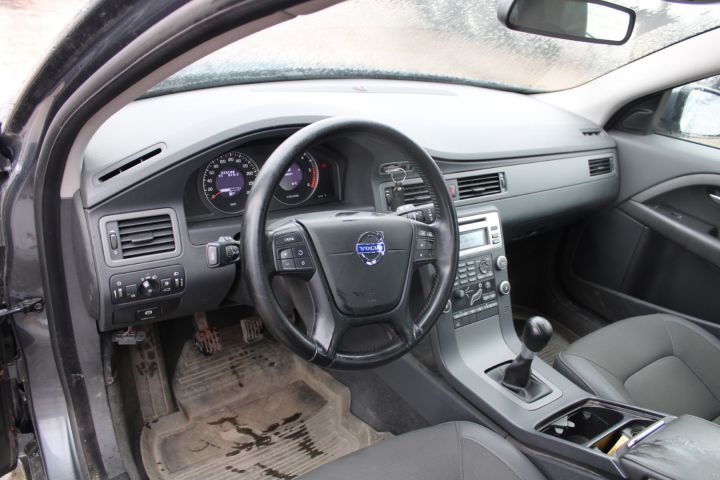 645647-16 Volvo V70 1.6D DRIVe Kinetic -2011 (109hk, 333180km)