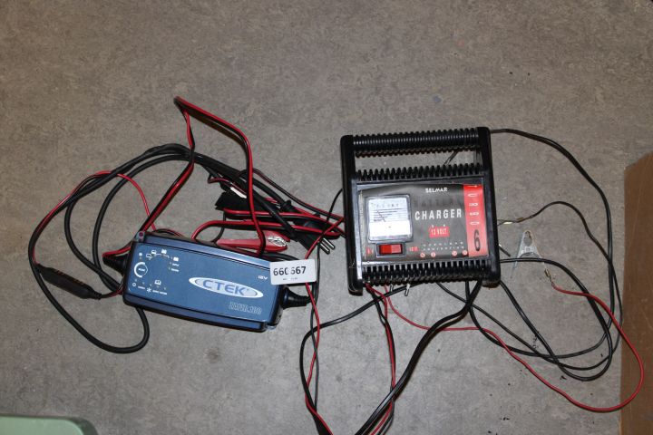 660667-1 2 car battery chargers for lead acid battery