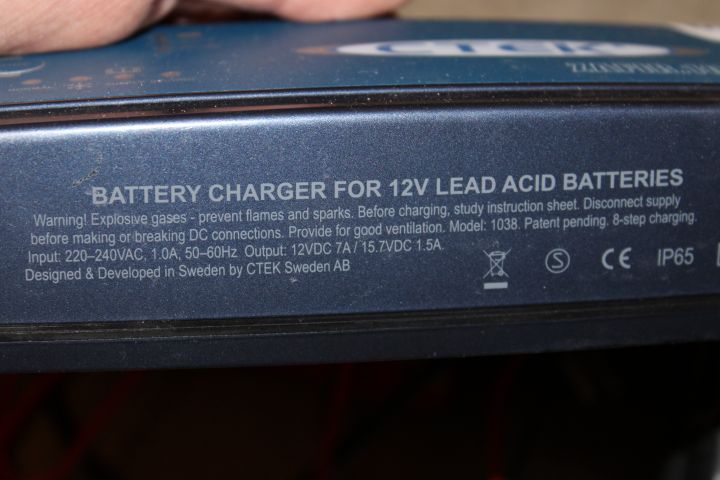 660667-3 2 car battery chargers for lead acid battery