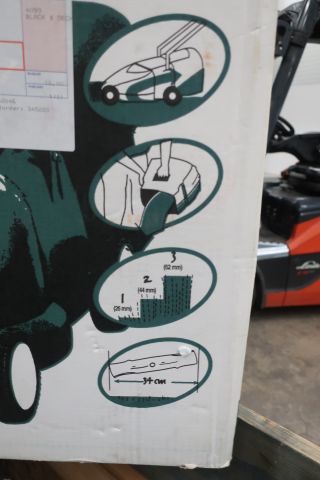 668083-3 Lawn Mower Black & Decker GR345