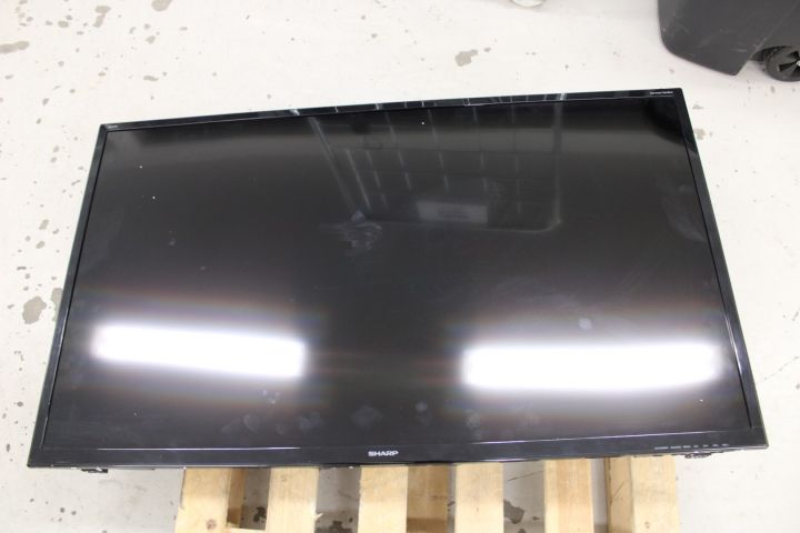 666278-1 48 "Full HD LED TV - Sharp Aquos
