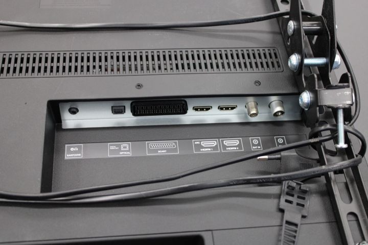 666278-5 48 "Full HD LED TV - Sharp Aquos