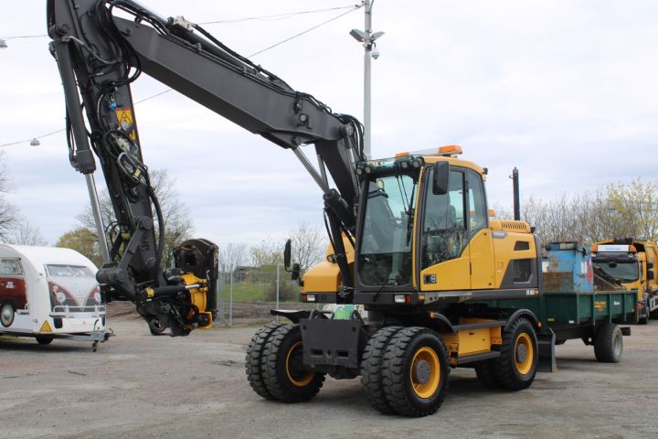 656181-9 Wheeled excavator Volvo EW 160D -12
