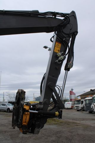 656181-14 Wheeled excavator Volvo EW 160D -12