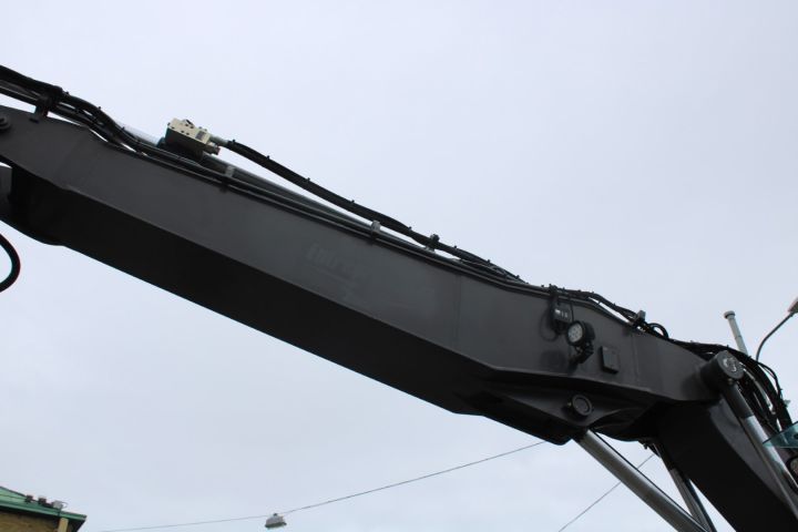 656181-17 Wheeled excavator Volvo EW 160D -12