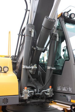 656181-20 Wheeled excavator Volvo EW 160D -12