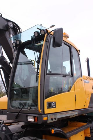 656181-22 Wheeled excavator Volvo EW 160D -12